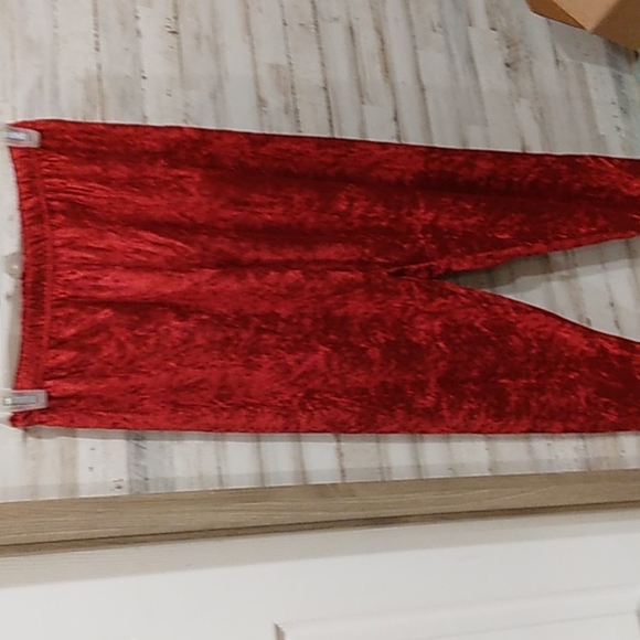 La Fete women's pantsuit.   Box 131 - Picture 4 of 5